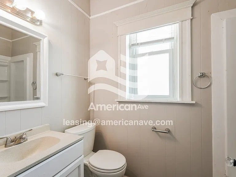 742027_013_wm_-_bathroom_13574653.jpg