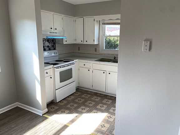 2nd image of 2304 Rocky Point Ct Unit B