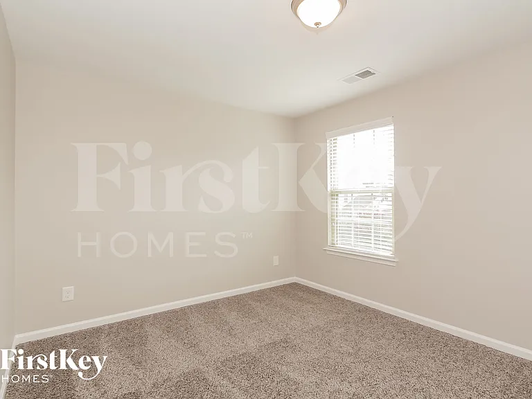 124 Alborn Dr — Photo 12