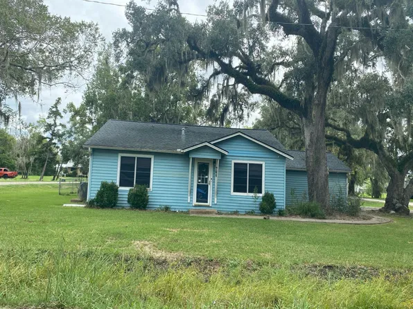 706 E New York St, Brazoria, TX 77422