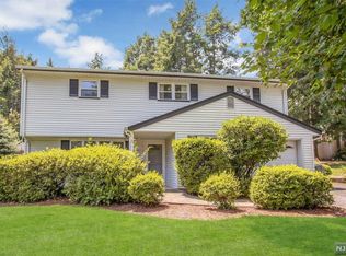 381 Bradley Ave, Northvale, NJ 07647