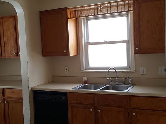 4th image of 5224 E 113th St