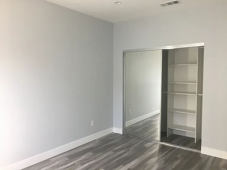 6733 1/2 Kraft Ave — Photo 17