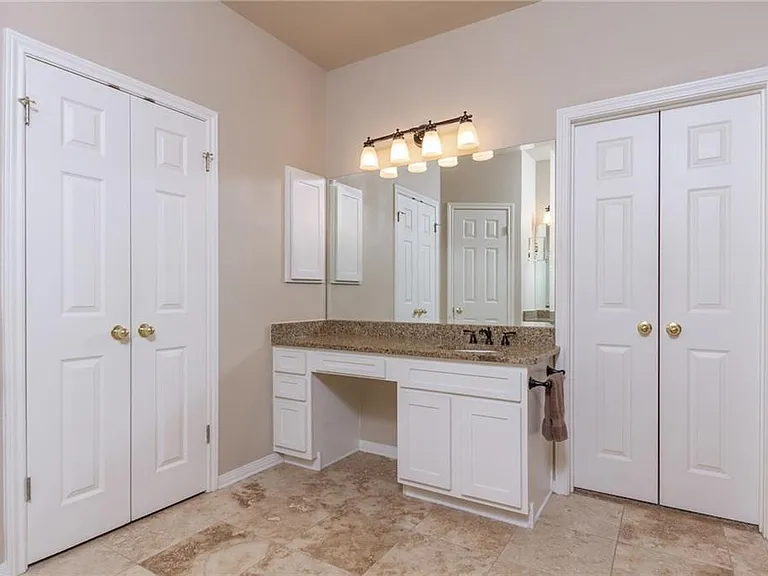 14828 Irondale Dr — Photo 17
