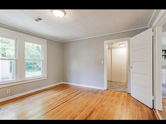 5th image of 208 Maloy St