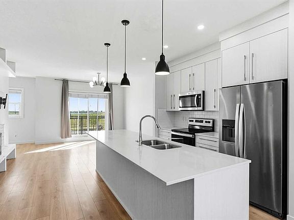 3rd image of 1719 NW Cornerstone Blvd NE