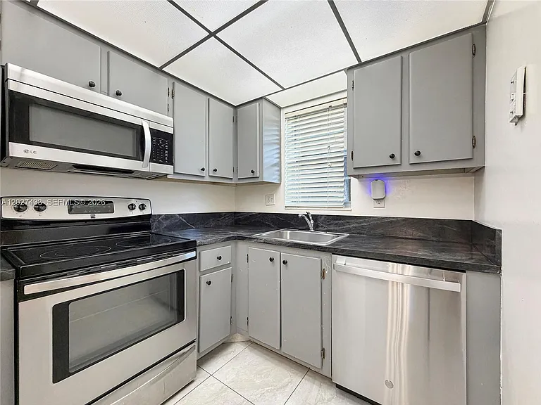 3300 W Rolling Hills Cir #509 — Photo 4