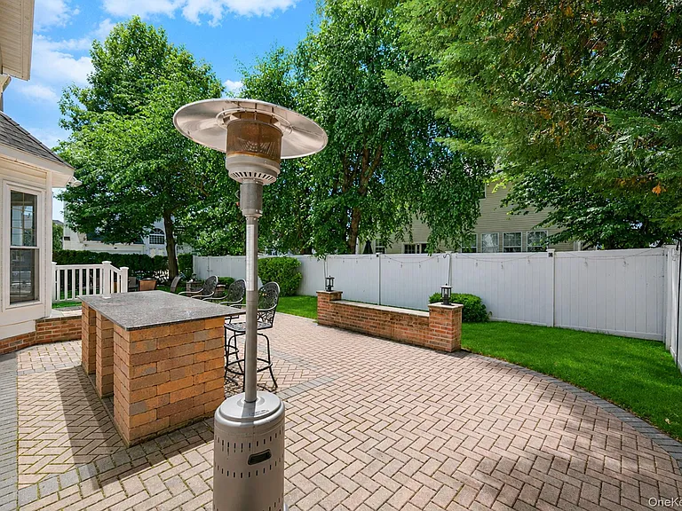 101 Raspberry Ct — Photo 2