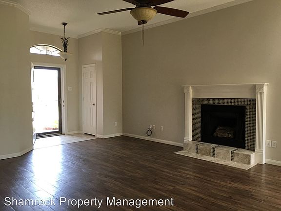 3rd image of 605 Pebble Creek Dr