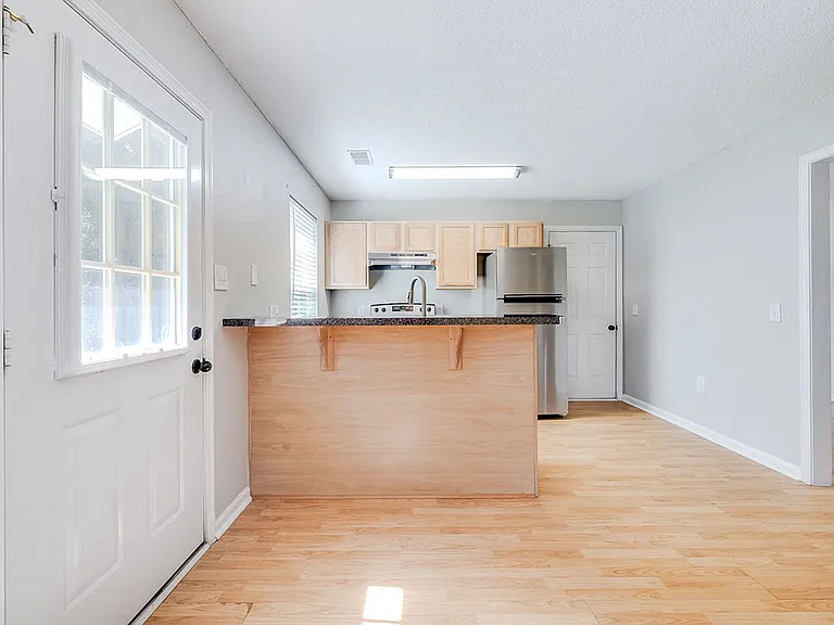 446 Shadowbrook Cir — Photo 15