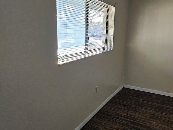 3rd image of 110 Carleton St #11