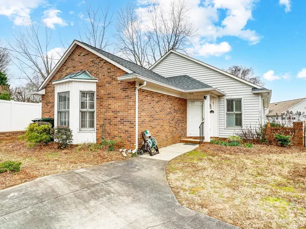 1749 Ridgefield Ct, Rock Hill, SC 29732