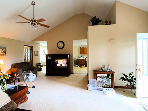4th image of 1547 Amhurst Way