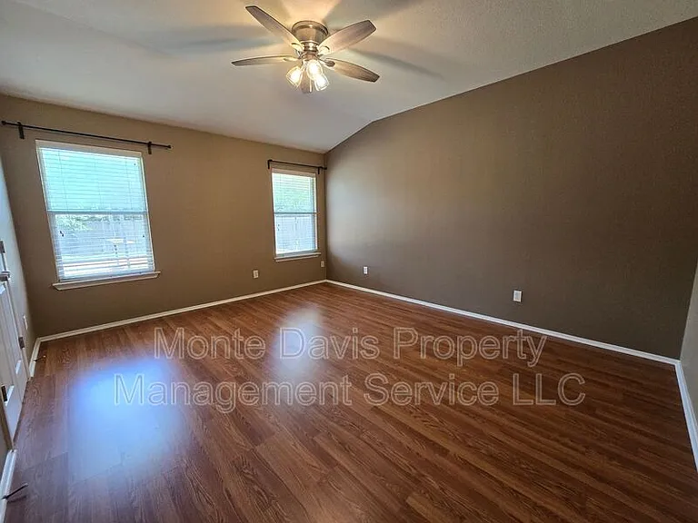 14309 Ballycastle Trl — Photo 17