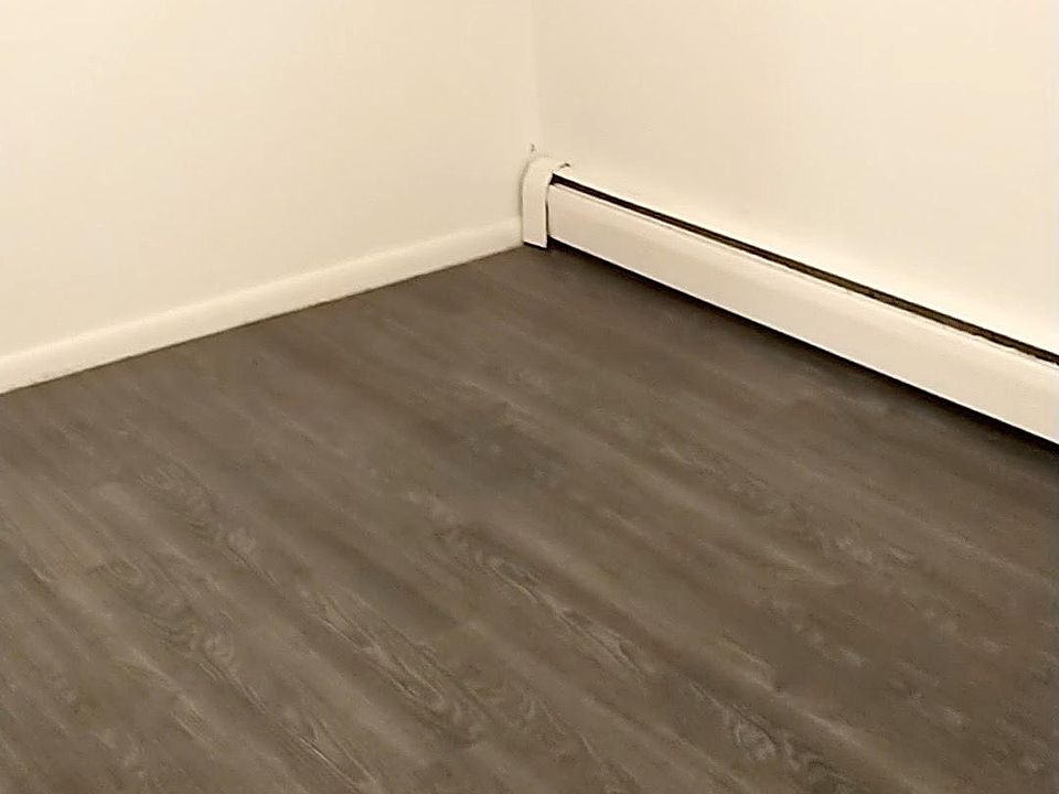 1st image of 645 E Lincoln Ave Floor 1