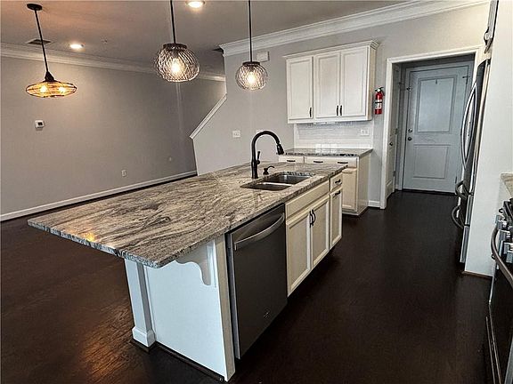 3rd image of 238 Alday Ln