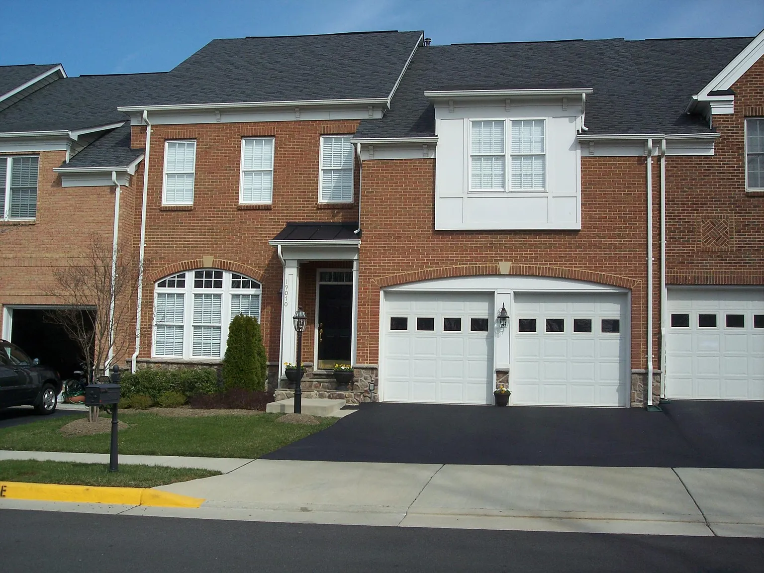 4 bed, 3.5 bath, 3296 sqft, $3,995 — Photo 1