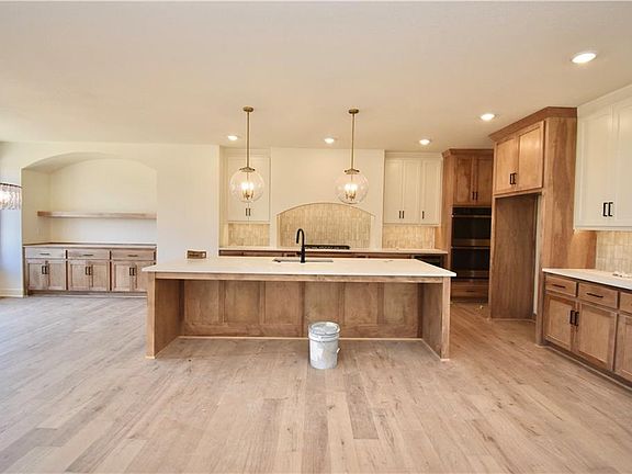 4th image of 8377 NE 77th Ct