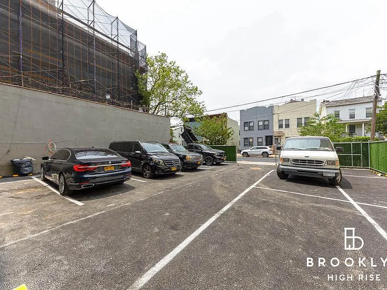 1010 Rogers Ave #4C — Photo 15