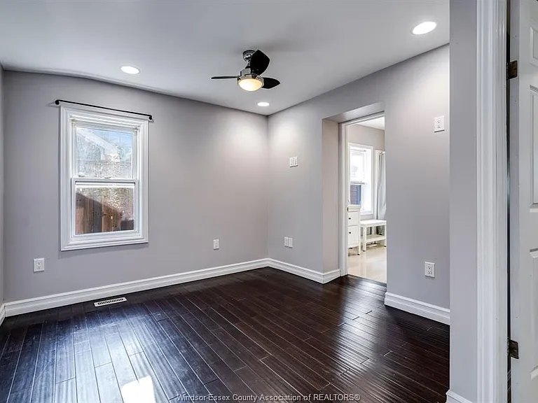 1672 Elgin St — Photo 13