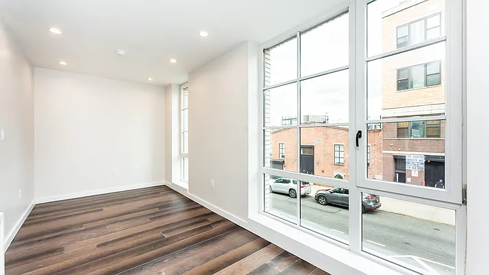 Rented by Nooklyn NYC LLC | media 13