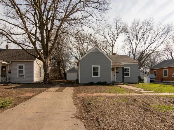 907 W 4th St, Coffeyville, KS 67337