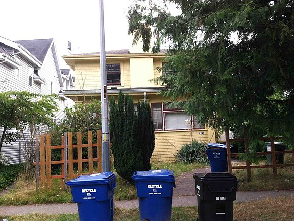 2nd image of 4742 19th Ave NE