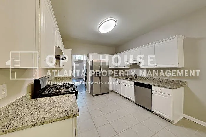 3215 Aintree Chase — Photo 5