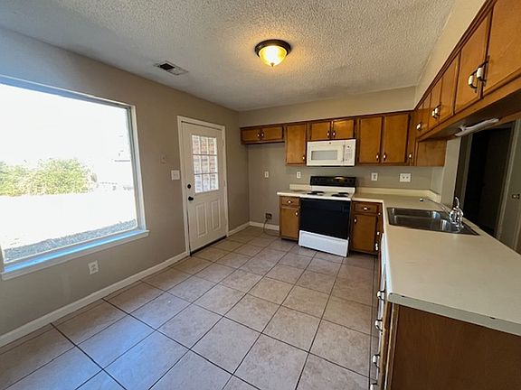 2nd image of 5928 Briarwood Dr