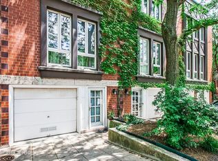 1352 S State St, Chicago, IL 60605