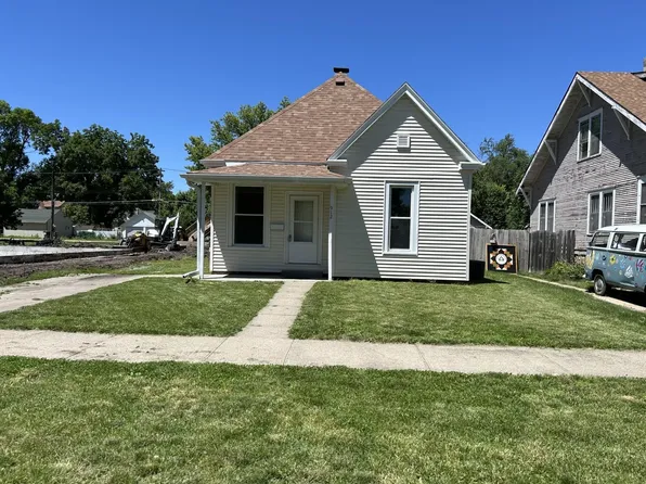 912 S 3rd St, Norfolk, NE 68701