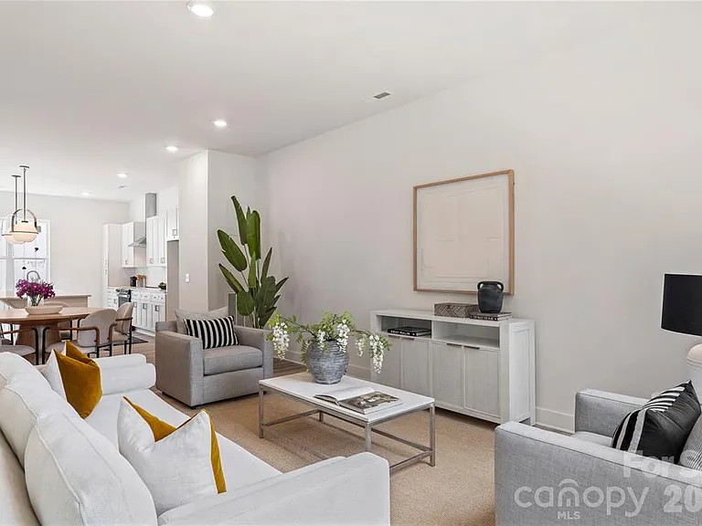 3423 Holabird Ln — Photo 23