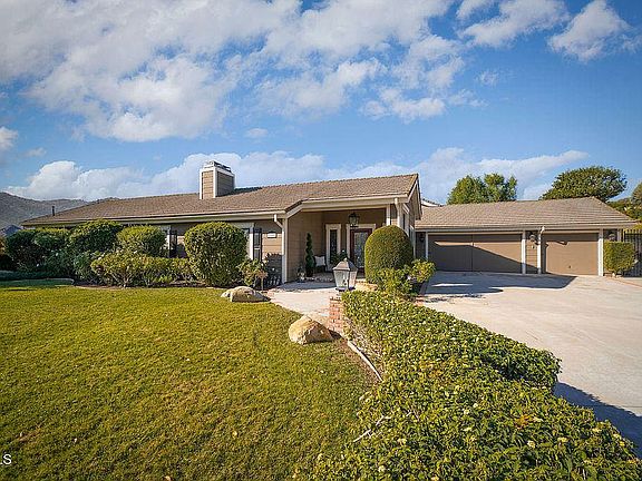 2nd image of 2860 Las Brisas Dr