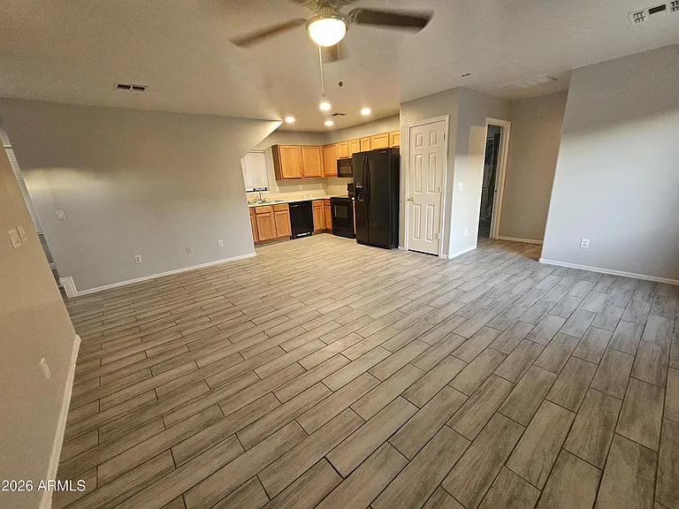 7355 N Black Canyon Hwy #2 — Photo 2
