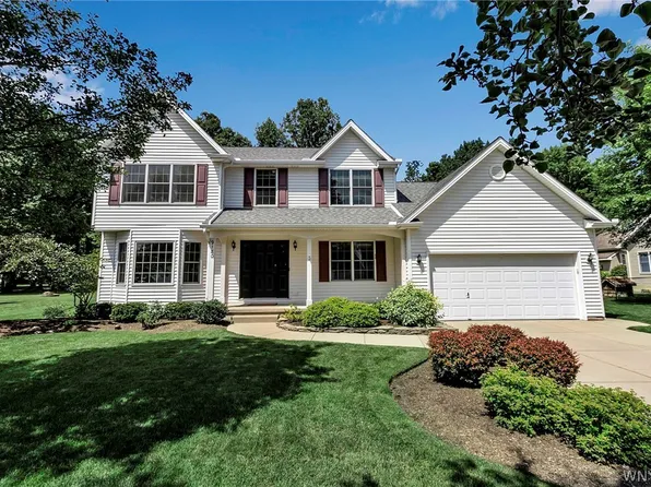 9180 Via Cimato Dr, Clarence Center, NY 14032
