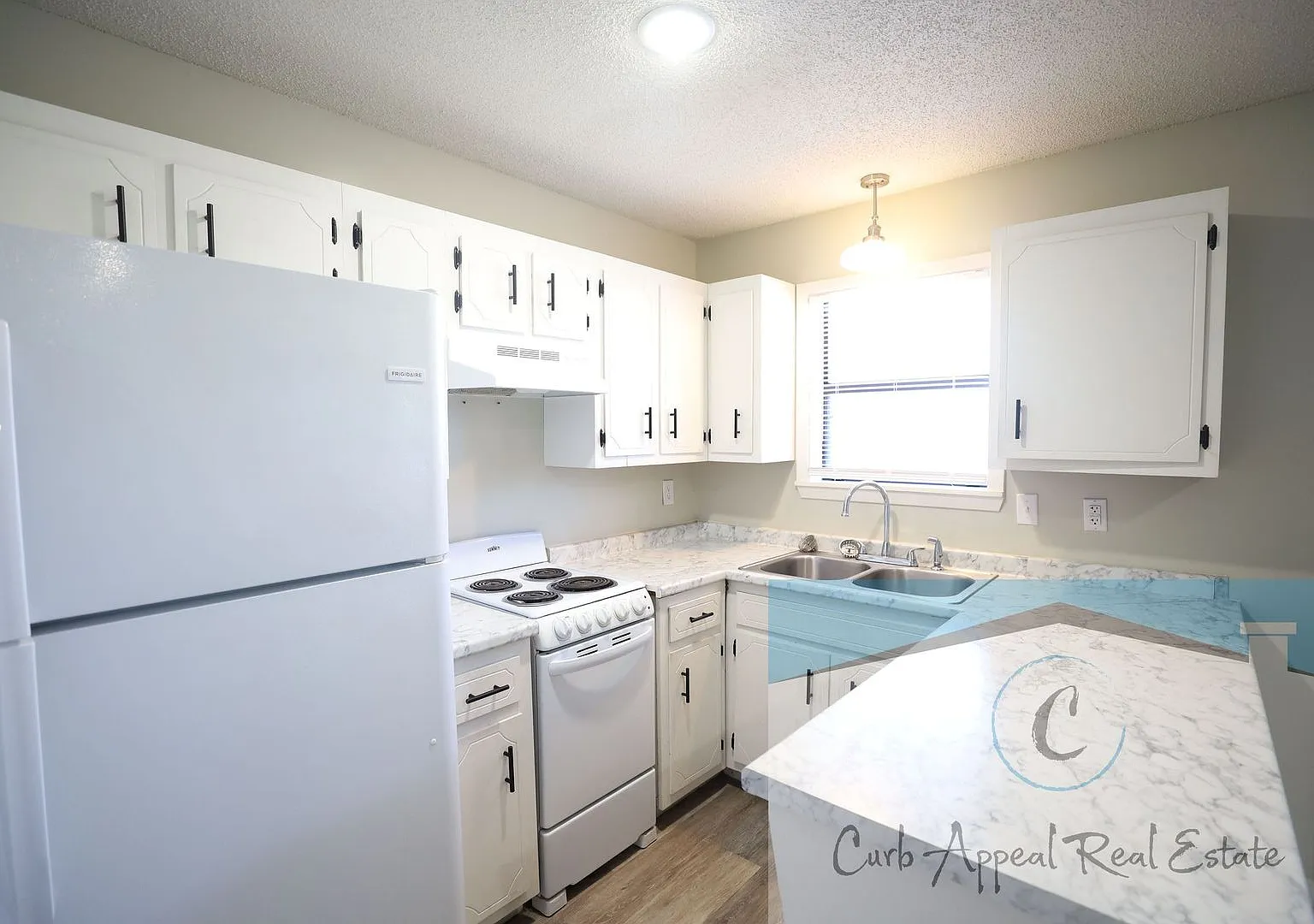 1708 Pineview — Photo 4