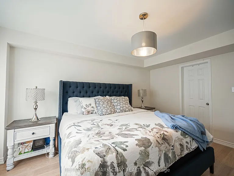 41 Masters Cres — Photo 11