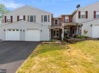 13 Grove Cir, Sellersville, PA 18960