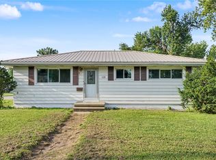 421 Wilson Avenue Dr SW, Cedar Rapids, IA 52404