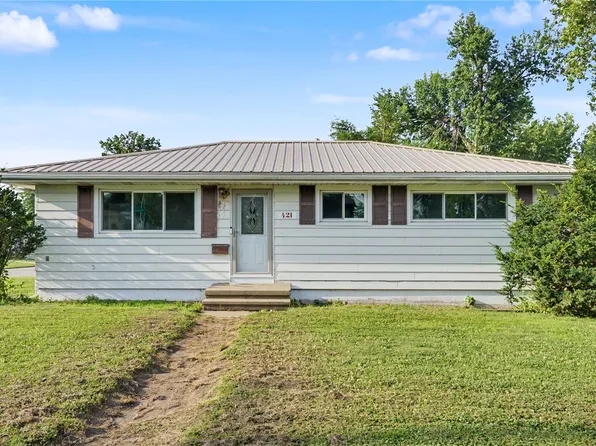 421 Wilson Avenue Dr SW, Cedar Rapids, IA 52404