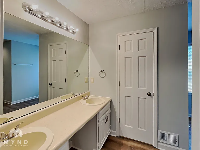 1186 Bay Ridge Dr — Photo 12