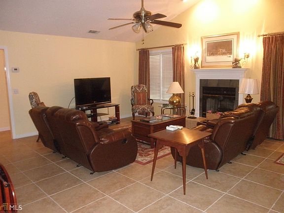 4th image of 751 Brookwood Dr