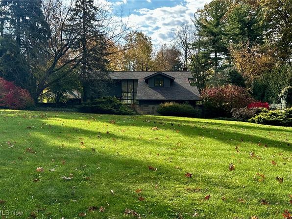 17370 S Park Blvd, Shaker Heights, OH 44120