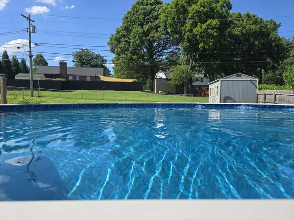 110 Pleasant Dr, Columbia, TN 38401