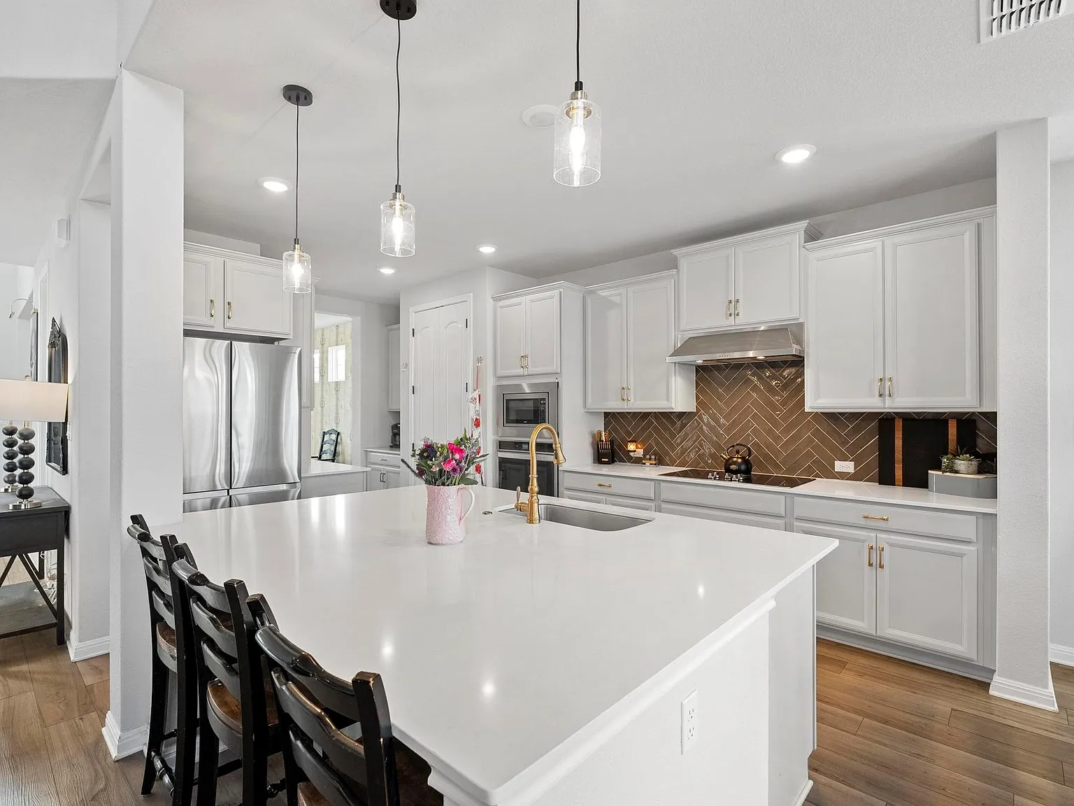 4 bed, 3.5 bath, 3162 sqft, $2,950 — Photo 4