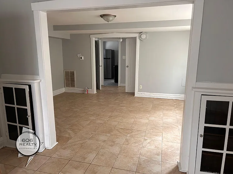 Great Two bed, One bath apartment in Cicero! — Photo 11