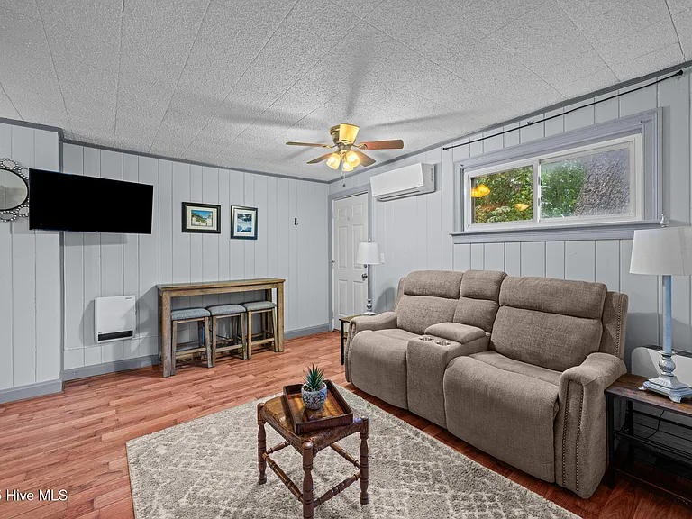 411 George St #4 — Photo 2