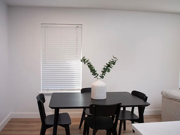 4th image of 1017 S 22nd St Unit 1
