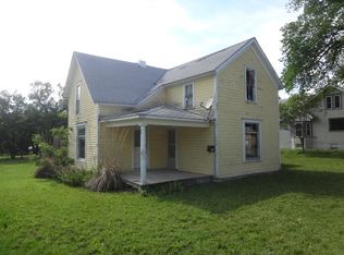 305 N C St, Herington, KS 67449