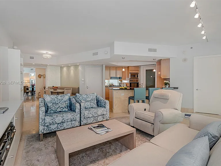 1000 S Pointe Dr #905 — Photo 12